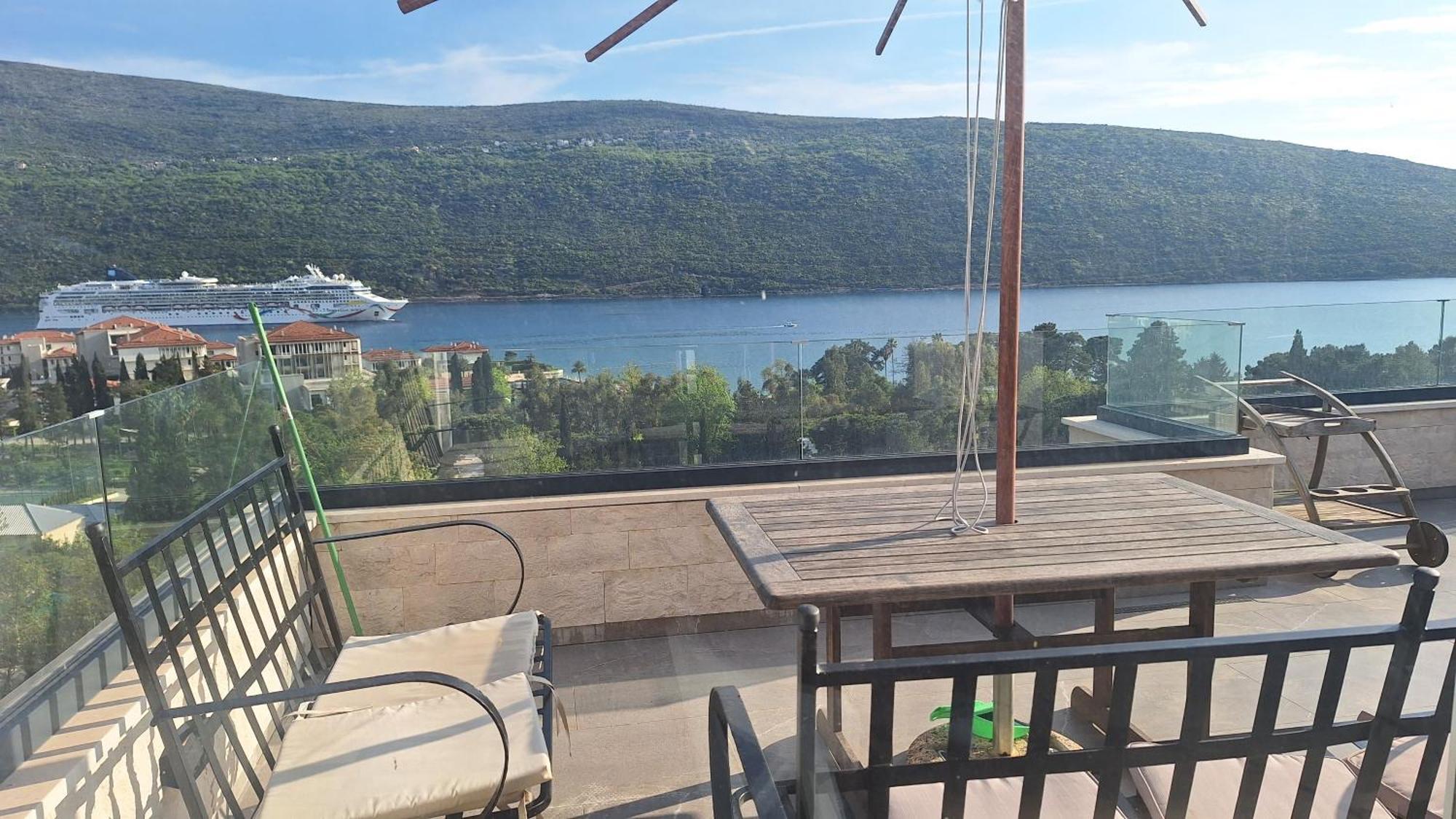 Porto Vista Penthouse Kumbor Apartment Exterior photo