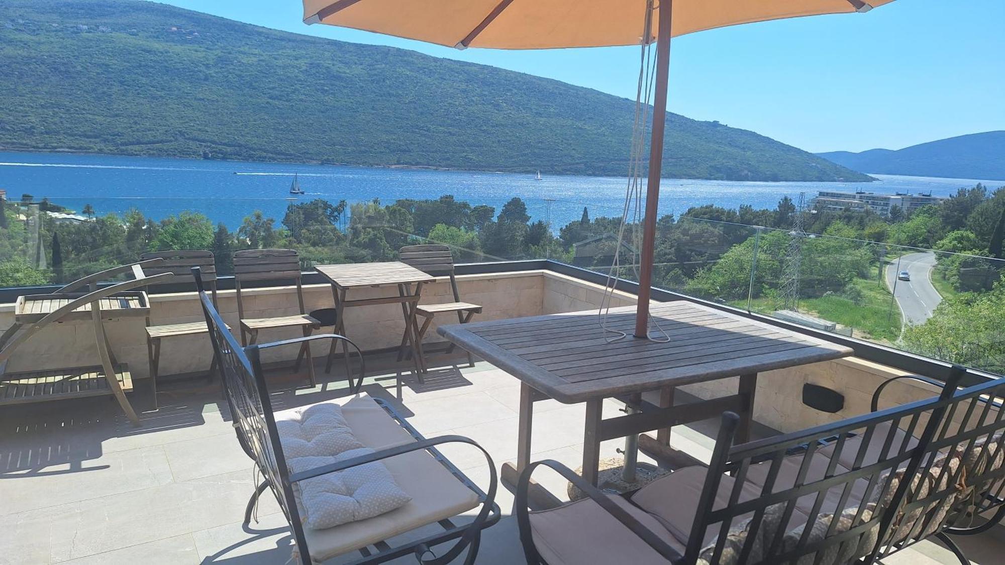 Porto Vista Penthouse Kumbor Apartment Exterior photo